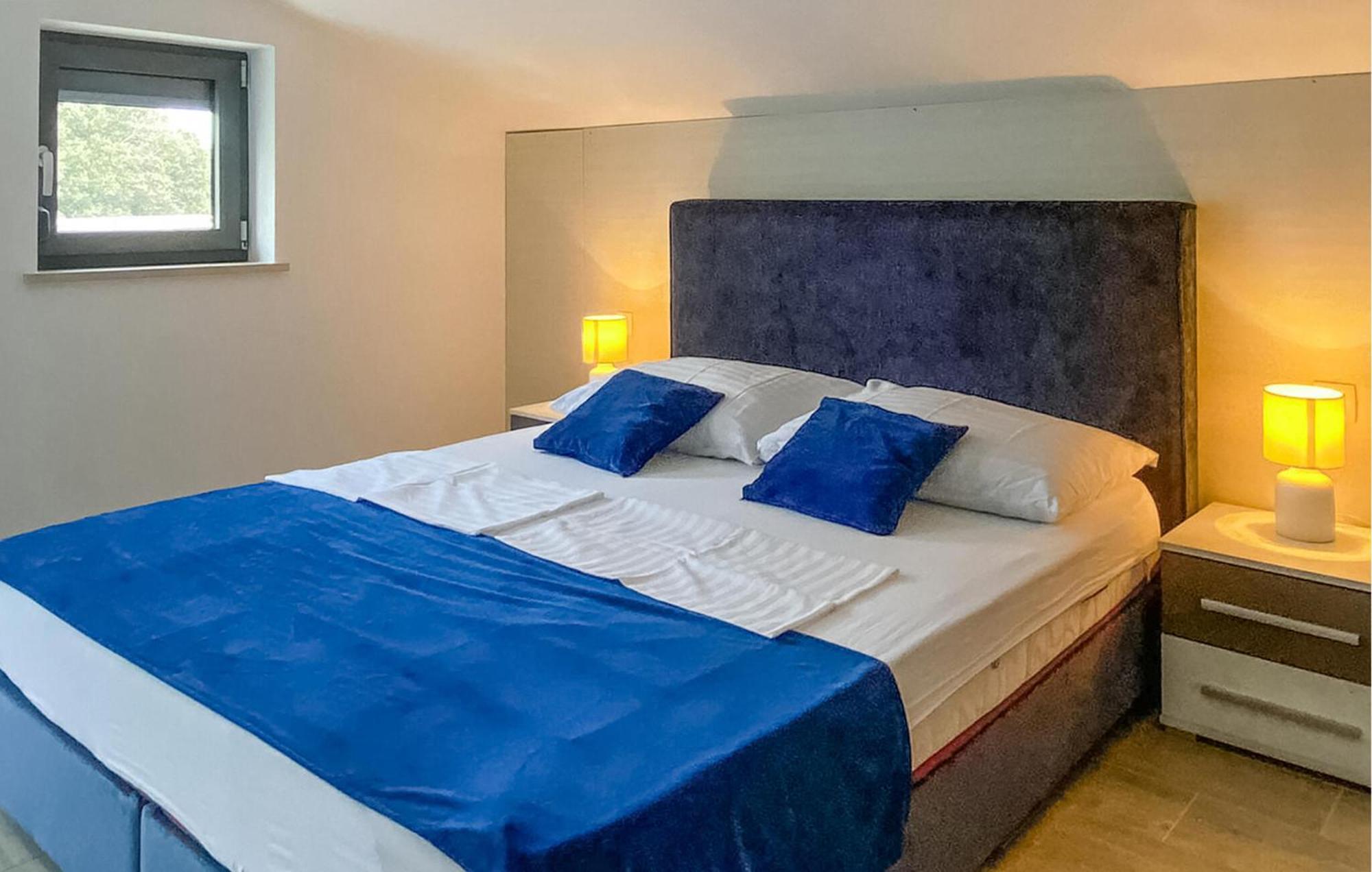 Stunning Apartment In Pjescana Uvala With Wifi Zewnętrze zdjęcie