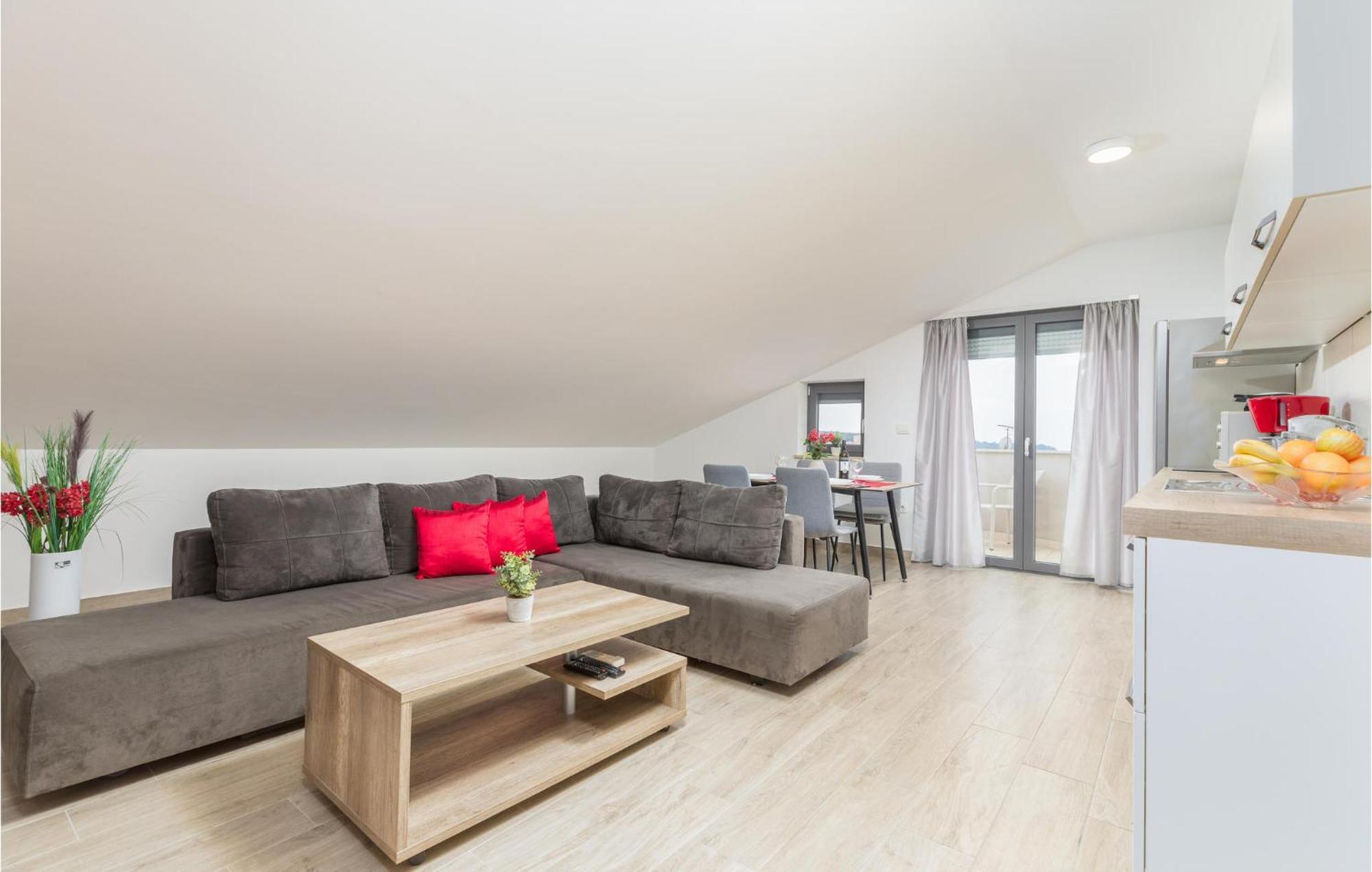 Stunning Apartment In Pjescana Uvala With Wifi Zewnętrze zdjęcie
